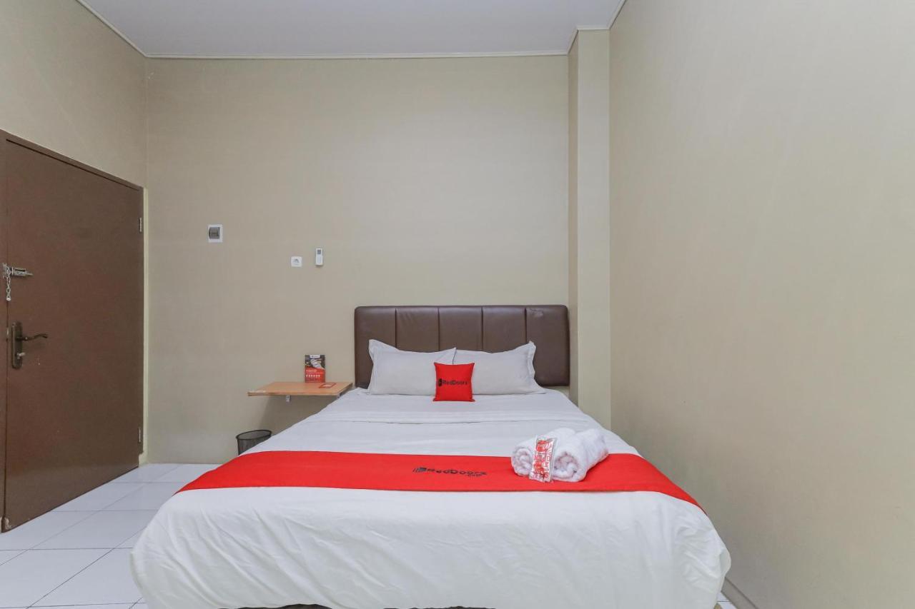 Reddoorz Near Bg Junction Surabaya Hotel Bagian luar foto